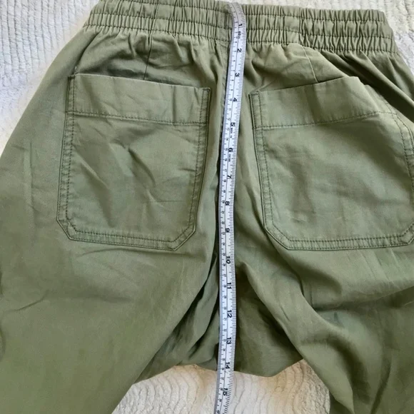 L.L.Bean Olive Green Chino Pant - Picture 4 of 9